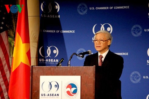 Party General Secretary Nguyen Phu Trong meets US senators - ảnh 1